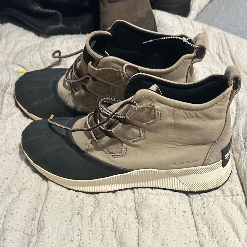 Sorel Black and Tan Waterproof Boots